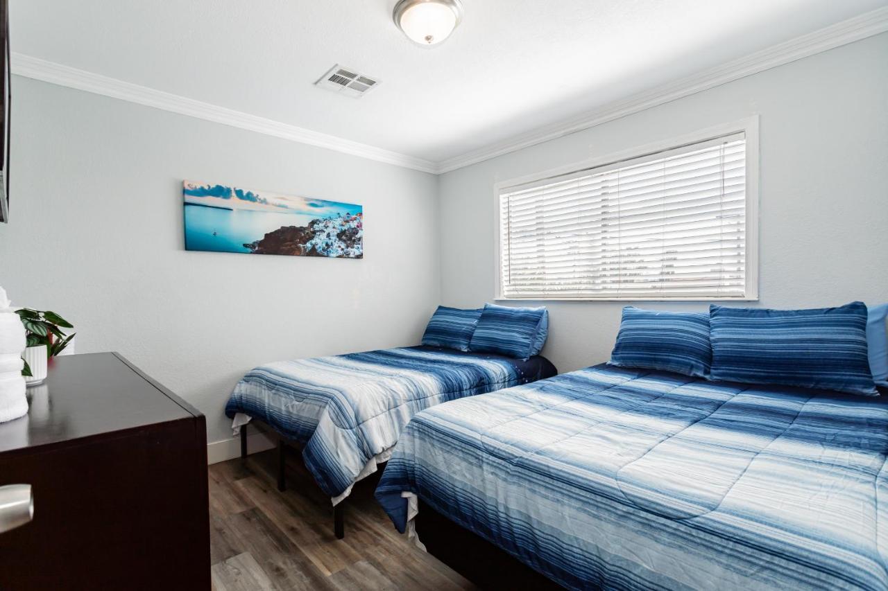 Вилла The Vegas Escape - Near The Airport/Strip With Pool Лас-Вегас Экстерьер фото