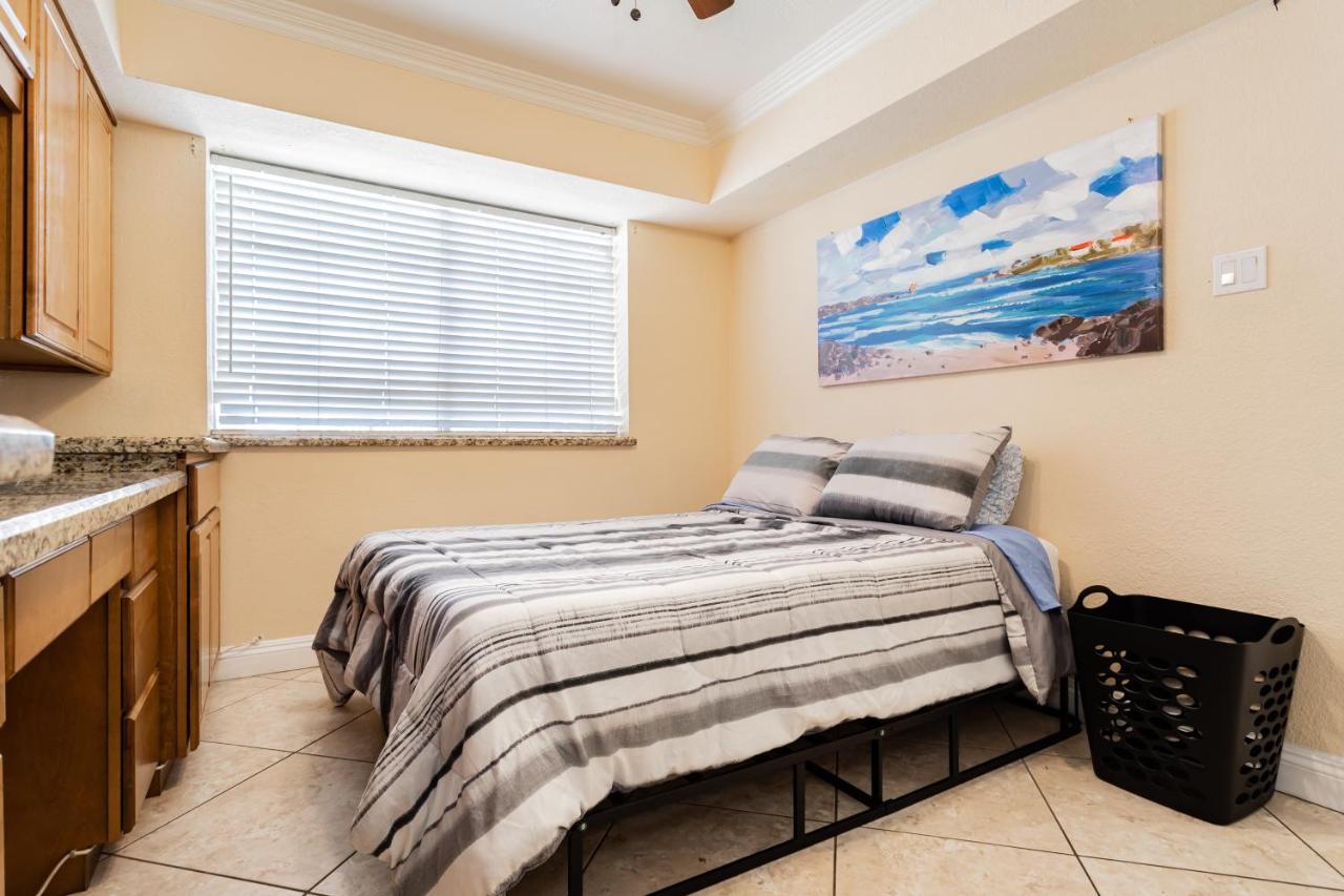 Вилла The Vegas Escape - Near The Airport/Strip With Pool Лас-Вегас Экстерьер фото